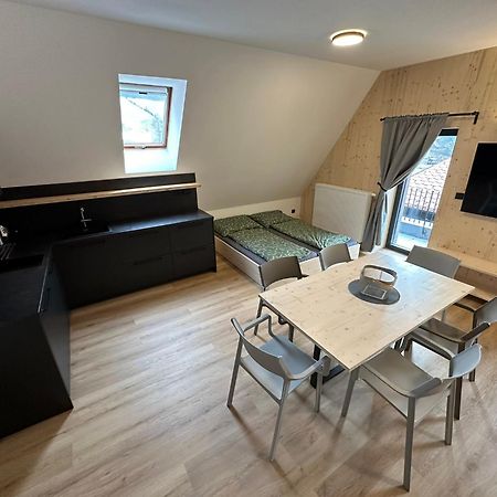 Penzion A Restaurace Pod Sjezdovkou Cenkovice Exteriör bild