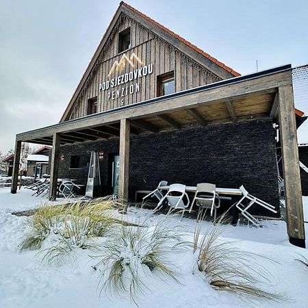 Penzion A Restaurace Pod Sjezdovkou Cenkovice Exteriör bild