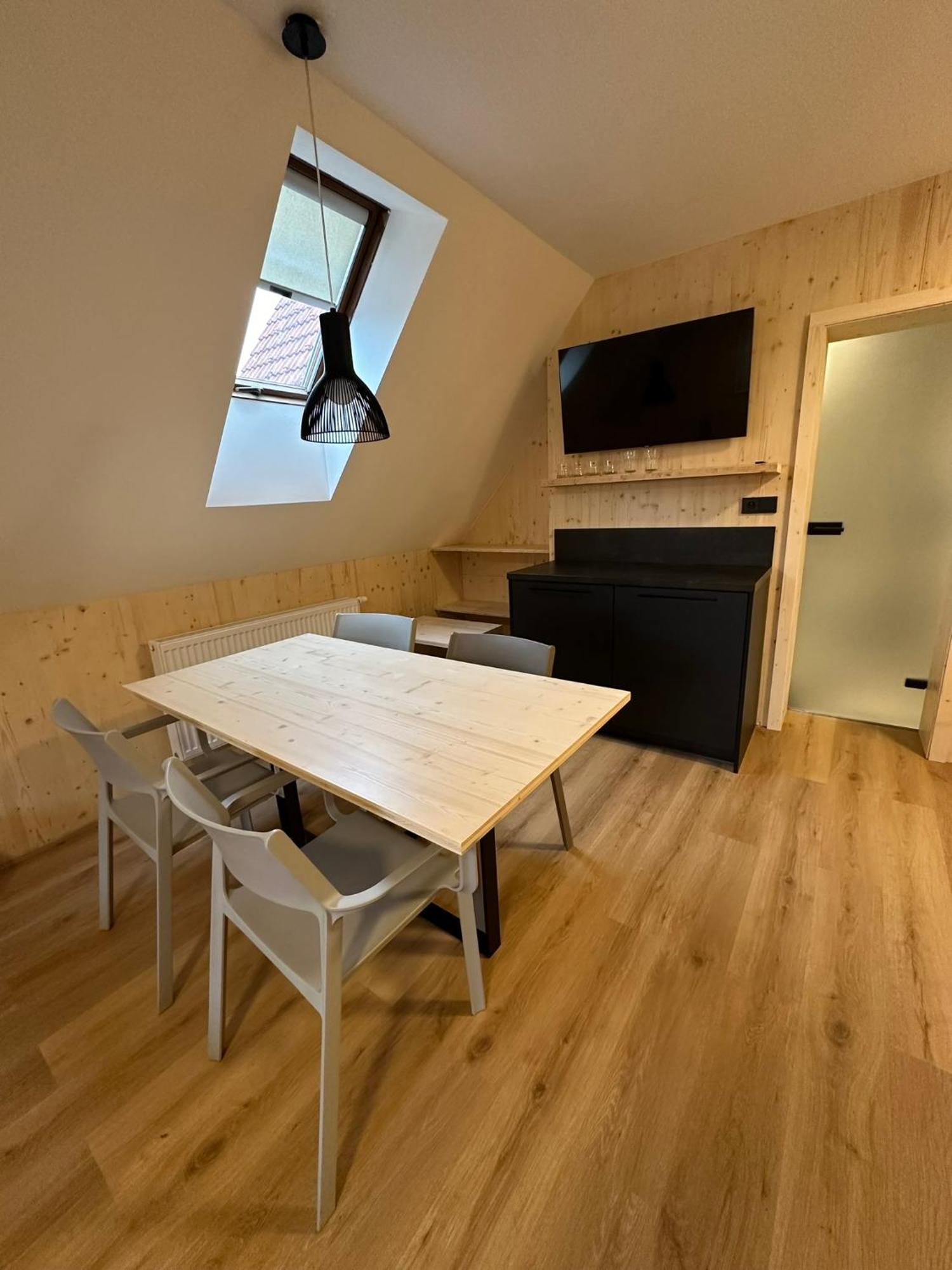 Penzion A Restaurace Pod Sjezdovkou Cenkovice Exteriör bild