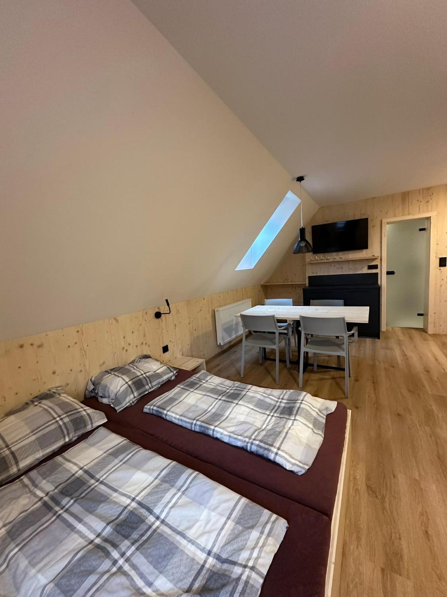 Penzion A Restaurace Pod Sjezdovkou Cenkovice Exteriör bild